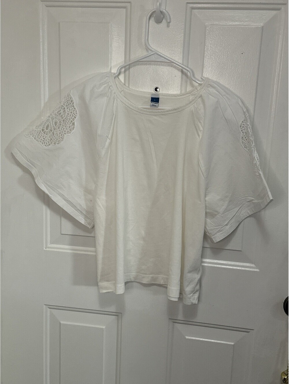 Old Navy White Short-Sleeve Top with Lace Cutwork SizeLarge